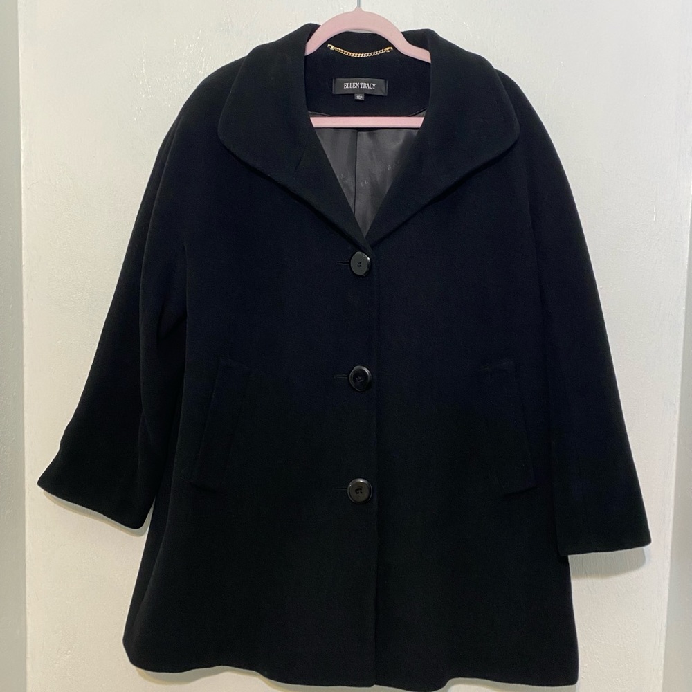 Vintage Y2K Ellen Tracy 75% wool 25% angora winter coat in black.Size 14P.